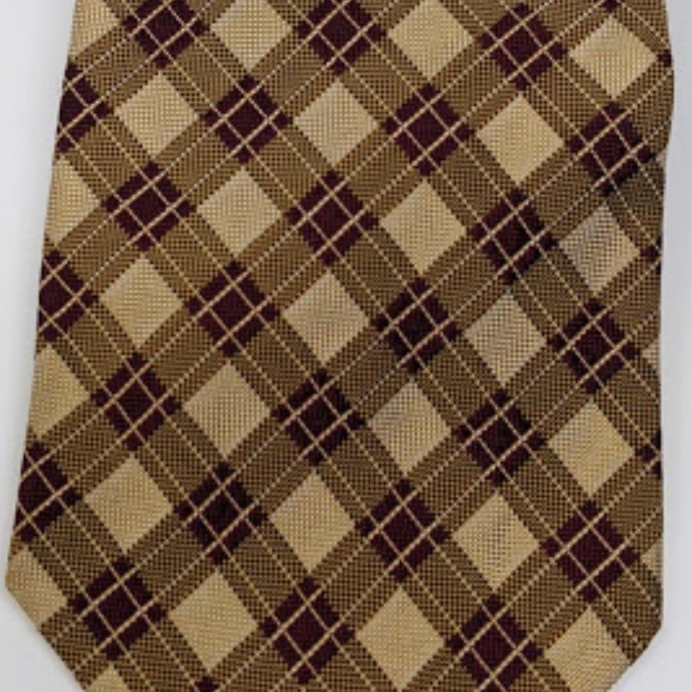 Handsome Paul Stuart silk tie hand sewn in USA